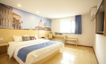 Pai Hotel (Harbin North Station University City Poseidon water world store) - Housity