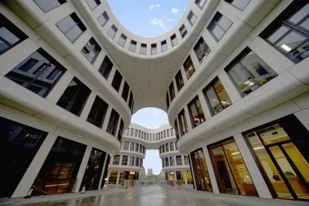 Echarm Hotel (Shanghai Hongqiao Hub National Exhibition Center) Отели рядом с достопримечательностью «Jiwang Park»