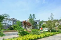 Rain Wood Town Hotel Resort of Yuntai Mountain Hotels in Xiuwu