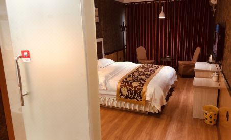 Baofeng Hotel - Housity