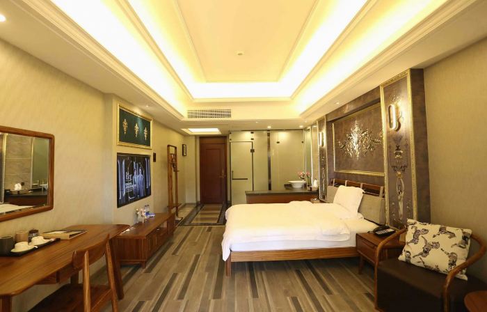 Kaiyang Tianping Hotel (High-speed Railway Station Jinhu Center)