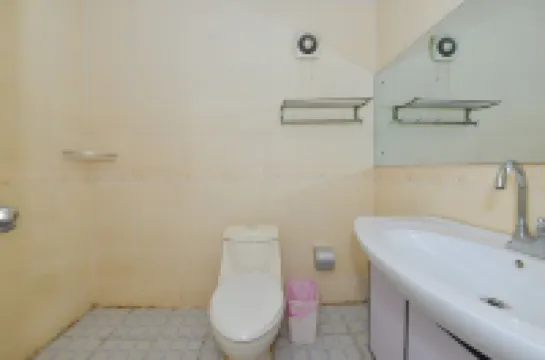 大連儲運エコノミーホテル