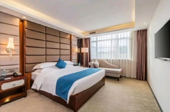 Co-operative Deji Hotel