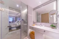 Kyriad Marvelous Hotel （Shenzhen Linheng Plaza Liuyue Subway station） Hotels near New World Square (North to Henggang Mansion)