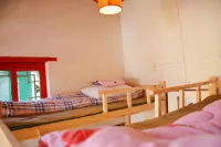 Sanyuesan International Youth Hostel