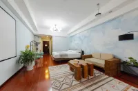 Quzhu City Homestay (Shiyan Wanda Plaza Branch)