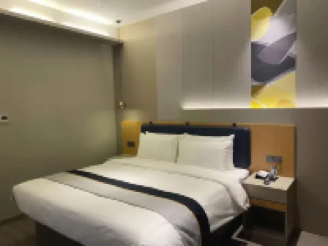 Homeinn Selected Hotel (Chifeng Railway Station Songshan Wanda Plaza)