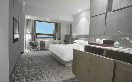 Shangqiu Zhongtai Maison New Century Hotel Отели рядом со станцией Minquan North Railway Station