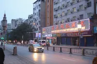 渠縣皇庭飯店（財富中心賨人裡店） - 停車場
