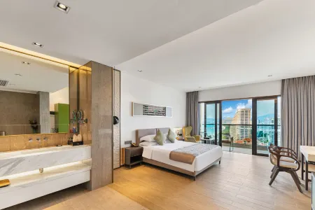 Luoke Platinum Sea View Hotel