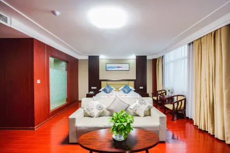 Golden Times Holiday Hotel Отели рядом с достопримечательностью «Piyanghu Park»