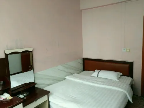 Pingjiang Zhongxing Hotel