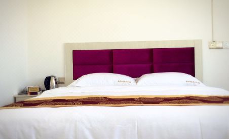 Pingjiang Xianzhong Ecological Farm Hotel - Housity