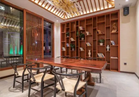 Poltton International Apartment (Liuzhou Yaobu Old Town) Отели рядом с достопримечательностью «Citizen Square»