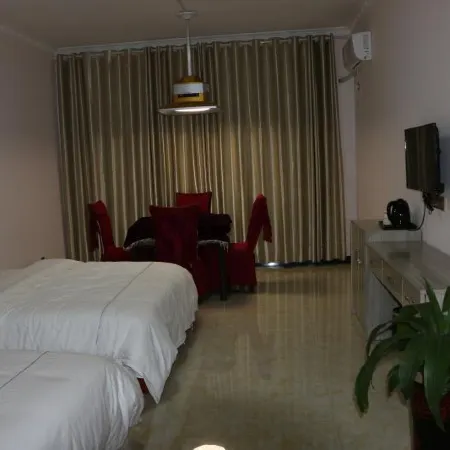 Linxiang Huating Business Hotel