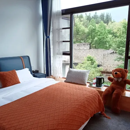 Shangli ancient town water bay green home stay