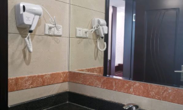 Hua Nan Business Hotel