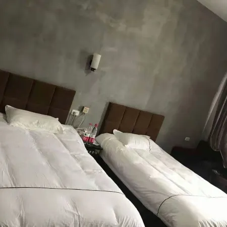 Longquan Jiutian Hotel