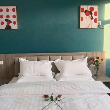 Xinmengyuan Express Hotel Hotels near Huyi Railway Station