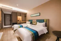 Lanhai Business Hotel (Yongcheng Zhongxin Bus Station Municipal Government)