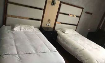 Longquan Jiutian Hotel