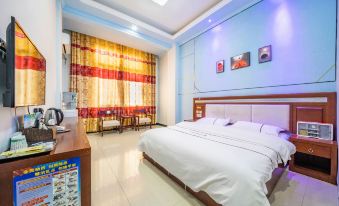 Yuanmou Aiweike Business Hotel