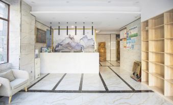 Qingmu Hotel (Hexian Xiaoshikouzhen Huai Commercial Street)