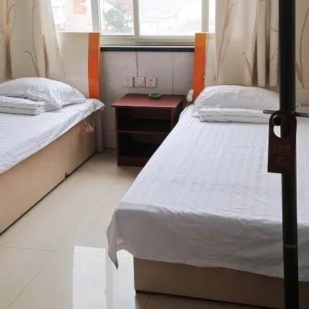 Longkou Longxu Hotel