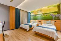 Square Circle Hotel（ ZhangHang Road store）