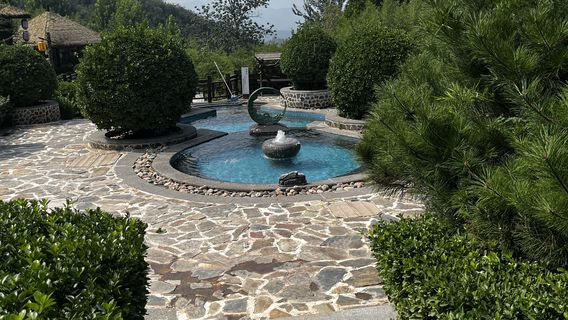 Western Evergreen Hot Spring Valley