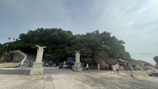 船票有点小贵，但是小岛环境、风景还是不错，大约一个小时可以走