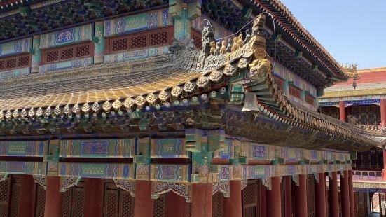 藏汉结合的建筑和格局，景区内部分展室厅锁着，大红台值得游览，