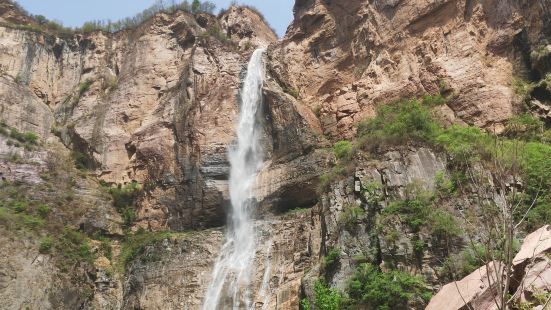 山清水秀，環境優美，夏天特別適合帶着小朋友去玩水，每年三，四