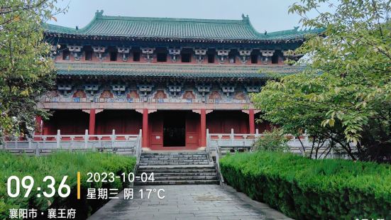 历史与文化值得慢慢品味。荆州的历史厚重，古城墙完好，绿影绝壁