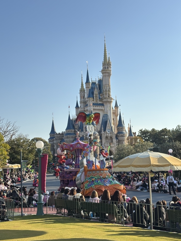 東京ディズニーランド - 営業時間、口コミ、写真 [2026]｜Trip.com