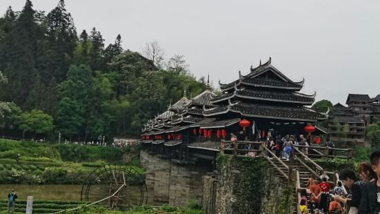 景區人很多，南門停車位沒有了只能過北門，感覺還行