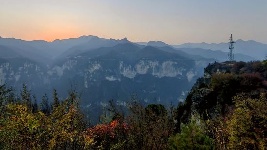 景区以峡谷的景色秀丽著称，我更喜欢的是一路的风景，很是感受到