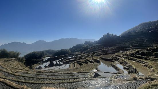 冬天去的景色没有特别出彩，适合自驾，不需要订很贵的缆车票。车