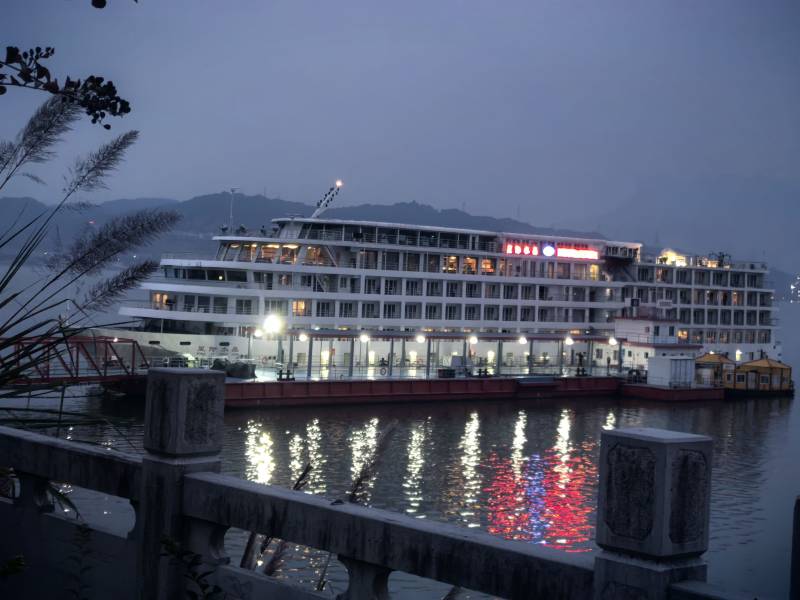 Star Crystal cruise ship on the Yangtze River