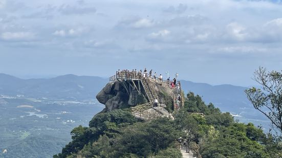 东樵罗浮山，是广东四大名山之一，景色优美宜人，适合户外亲子出