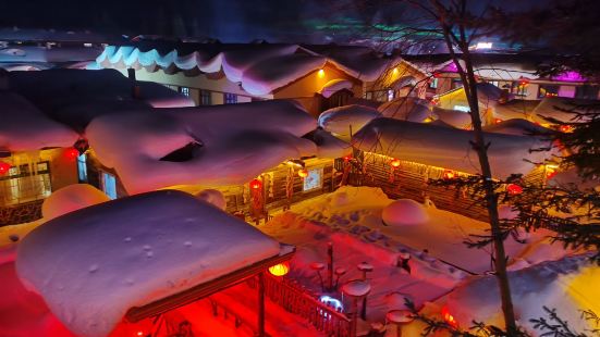 雪鄉真的如童話世界一樣，漂亮，值得一去，滑雪特棒，還有冰上項