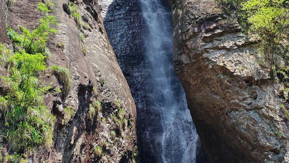 Yan Lake Tourist Attraction
