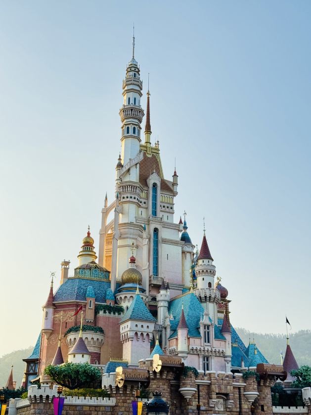 Hong Kong Disneyland Tickets: Prices, Hours & Guide | Trip.com