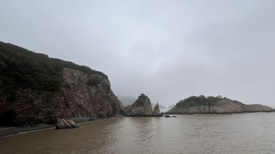 很值得一去，就是我们去的时候涨潮不敢再往里走，但绝对好看，推