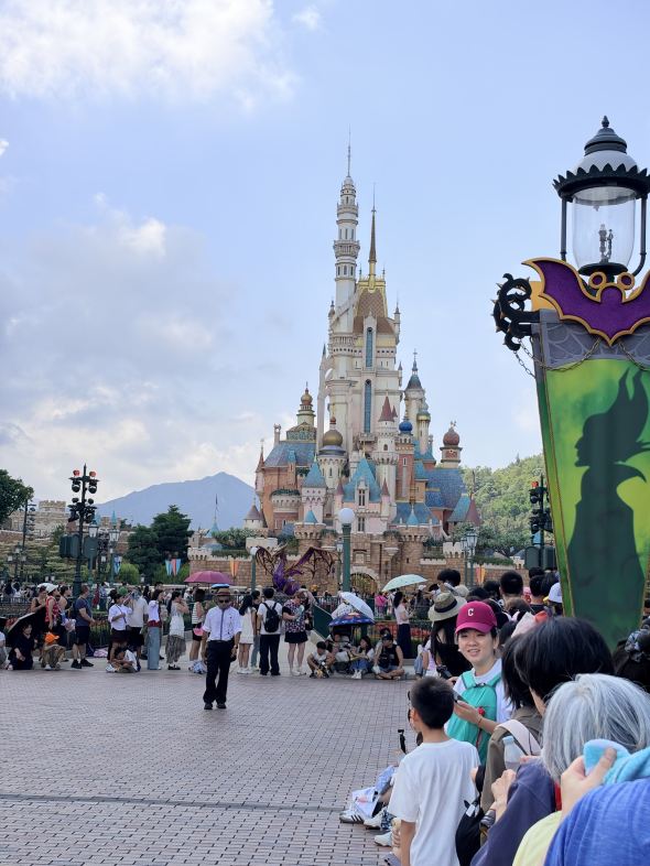 Hong Kong Disneyland: Tickets, Prices, Hours & Promos | Trip.com