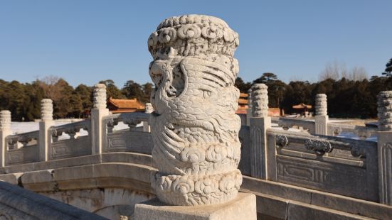 最後的皇家陵園，保存得非常完好。陵園很大，古松環繞，空氣清新