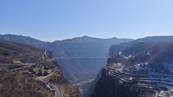 林州大峡谷是位于河南省林州市的一处天然峡谷风景区，被誉为&l