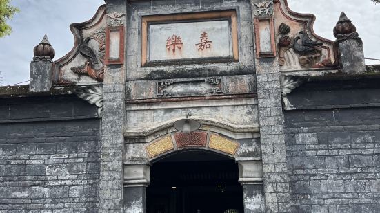 劉氏莊園屬於第四批全國重點文物保護單位，建築中西結合，公館群