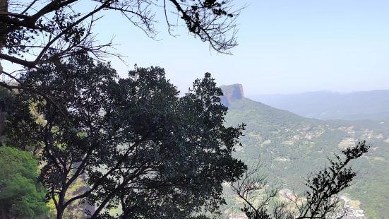 值得去的景点，我们小长假第二天一早入景区，停车检票都很快，景