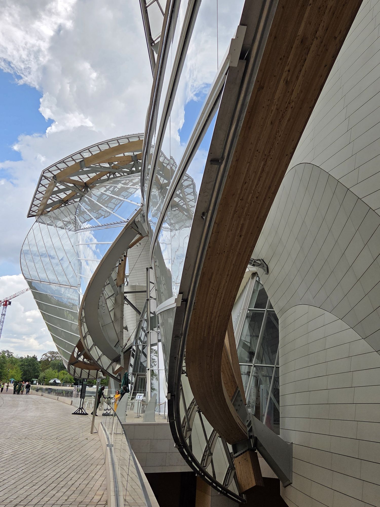 フォンダシオンルイヴィトン　スマホスタンド　ライト　Louis Vuitton 楽天市場】フォンダシオン ルイ・ヴィトン（スマートフォン